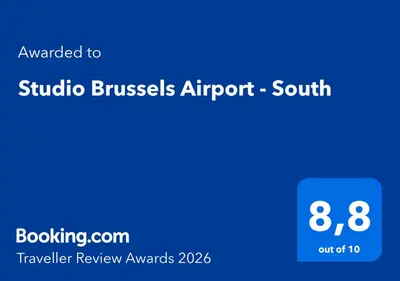 a screenshot of a cell phone with a blue screen at Studio Brussels Airport - South in Zaventem